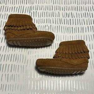 Size 3 Toddler Minnetonka Moccasins Double Fringe Side Zip Boot- Brown